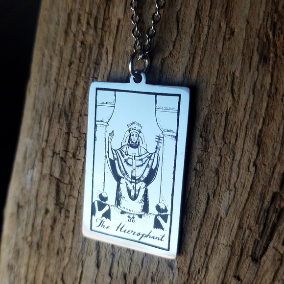 🖤 The Hierophant- Stainless Tarot Card Necklace - Picture 6 of 6